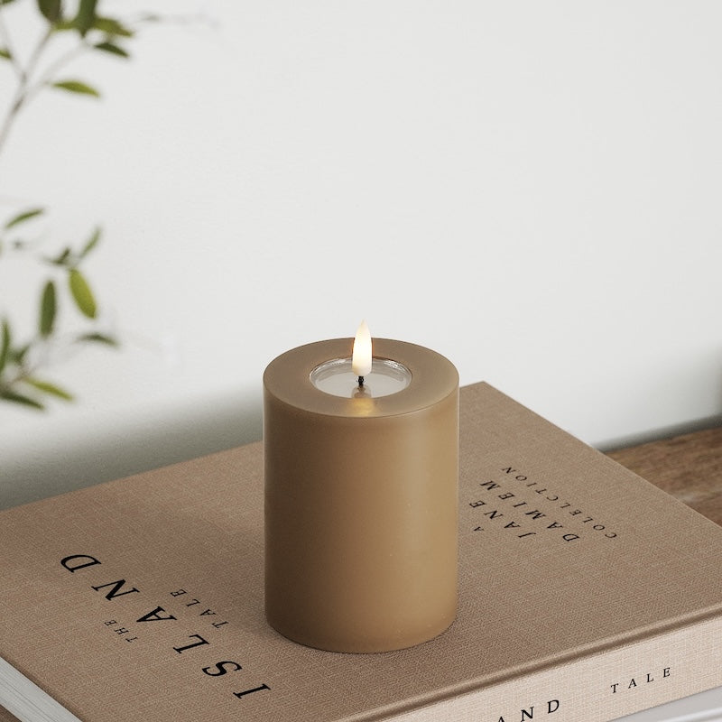 Deluxe Homeart LEDs Vela pilar Ø 7,5 x 10 cm Caramelo