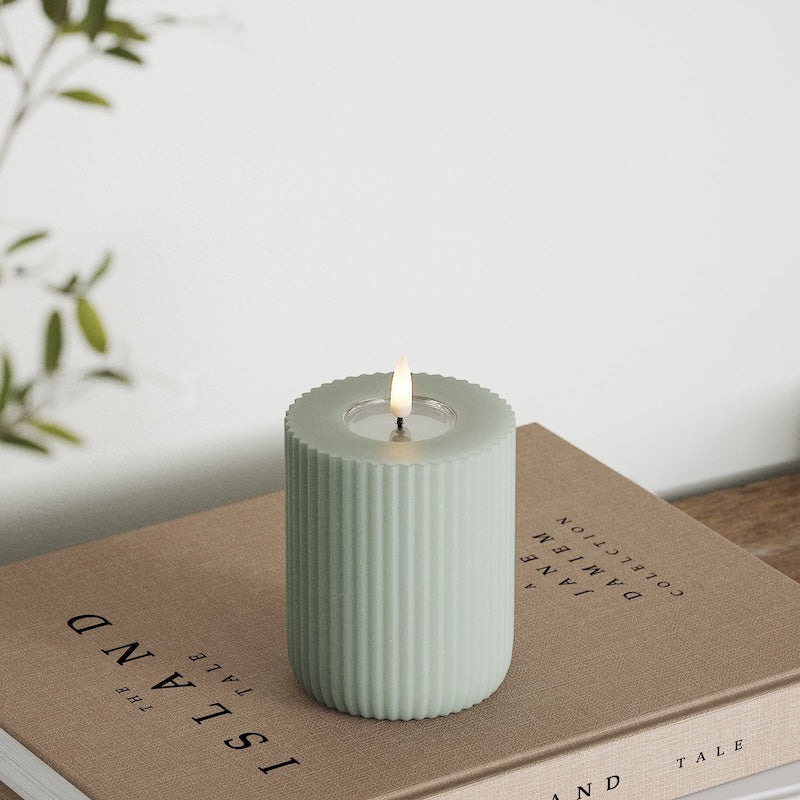 Deluxe Homeart Solid Stripe LED Block šviestuvas Ø 8 X 10 cm Šalavijų žalia